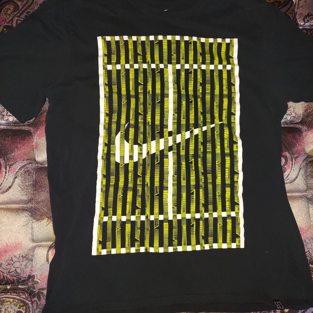 Nike tee